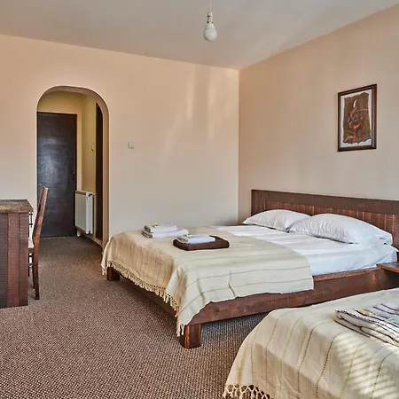 Hotel Tihiat Kat 2*