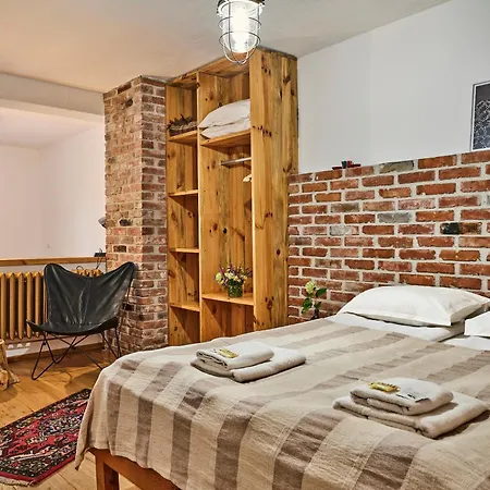 Tihiat Kat 2* Apriltsi (Lovech)