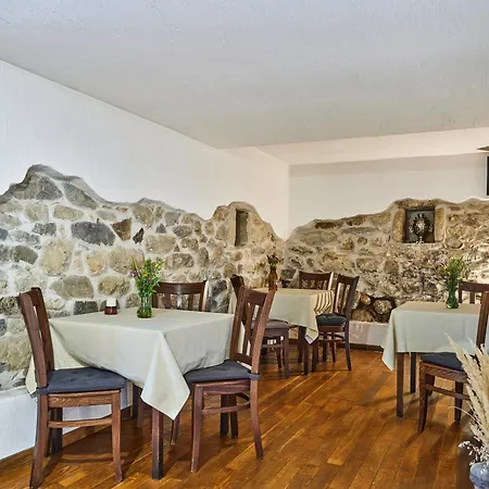 Tihiat Kat Hotel Apriltsi (Lovech)