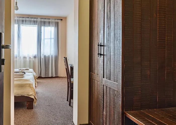 Tihiat Kat 酒店 阿普里尔齐