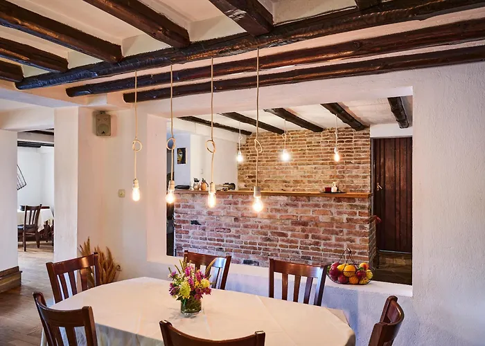 Tihiat Kat 酒店 2*