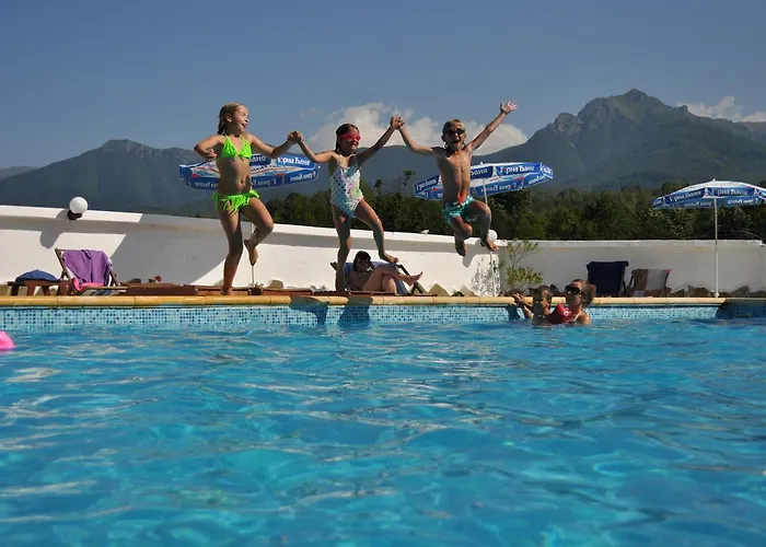 Tihiat Kat 酒店 阿普里尔齐